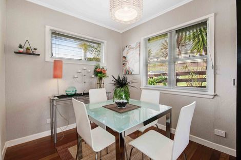 Photo of property in 27a Makiri Street, Helensville, 0800