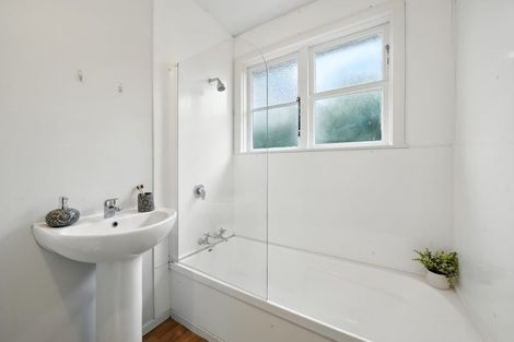 Photo of property in 30 Bateman Avenue, Bryndwr, Christchurch, 8053