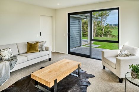 Photo of property in 6 Pihoihoi Close, Waikanae, 5036