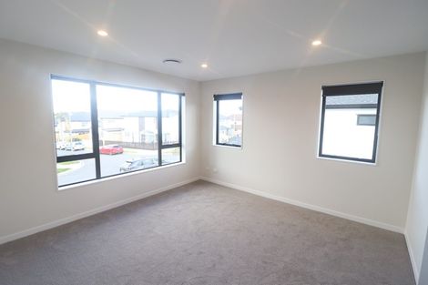 Photo of property in 16 Thomas Rielly Avenue, Hobsonville, Auckland, 0616