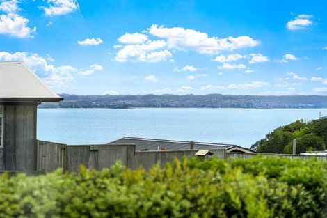 Photo of property in 1/4 Roberts Road, Matakatia, Whangaparaoa, 0930