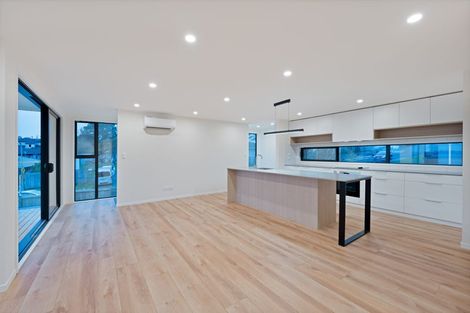 Photo of property in 64a Sungrove Rise, Sunnyvale, Auckland, 0612