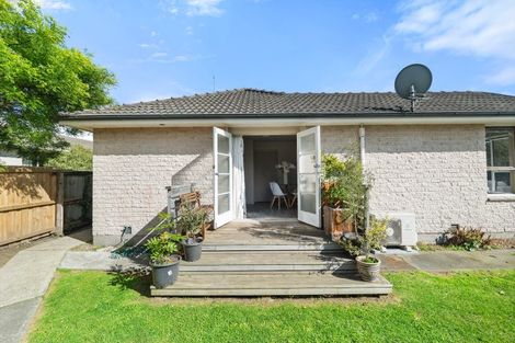 Photo of property in 62 Oakley Crescent, Hornby, Christchurch, 8042