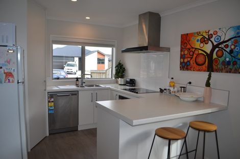 Photo of property in 16 Naeo Close, Papamoa Beach, Papamoa, 3118
