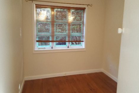 Photo of property in 2/4 Northcote Road, Takapuna, Auckland, 0622
