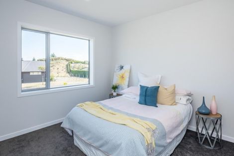 Photo of property in 1 Lamont Place, Waikanae, 5036