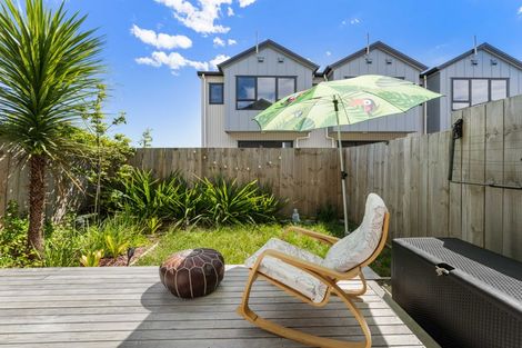 Photo of property in 8/28 Smythe Road, Henderson, Auckland, 0612