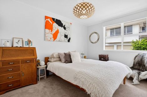 Photo of property in 2/35 Rangitoto Terrace, Milford, Auckland, 0620