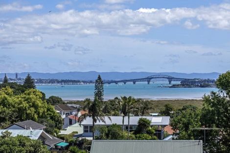 Photo of property in 67c Lake Road, Devonport, Auckland, 0624