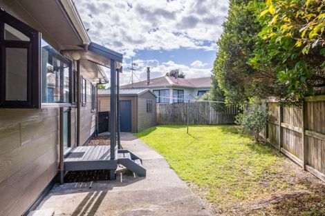 Photo of property in 80 Queens Road, Waikanae Beach, Waikanae, 5036