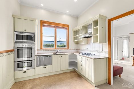 Photo of property in 17 William Street, Petone, Lower Hutt, 5012