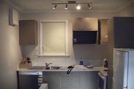 Photo of property in 95 Kelburn Parade, Kelburn, Wellington, 6012