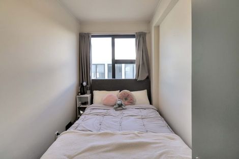 Photo of property in 17 Kent Terrace - Kent Apartments, 4b/16 Kent Terrace, Mount Victoria, Wellington, 6011