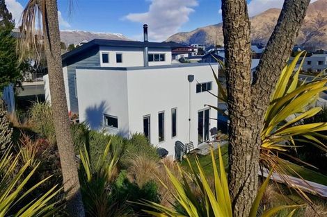 Photo of property in 5b Hogan Lane, Wanaka, 9305