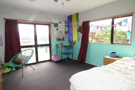 Photo of property in 16 Coates Street, Westport, 7825