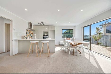 Photo of property in 10 Bonny Crescent, Massey, Auckland, 0614