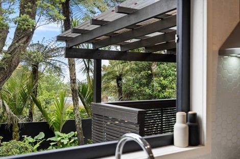Photo of property in 3 Huia Road, Titirangi, Auckland, 0604