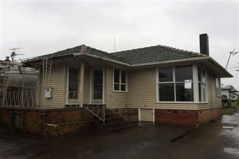Photo of property in 5 Dennis Road, Papatoetoe, Auckland, 2025