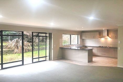 Photo of property in 60 English Oak Drive, Schnapper Rock, Auckland, 0632