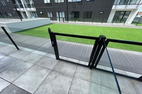 Photo of property in 19/11 Carlos Drive, Flat Bush, Auckland, 2016