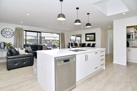 Photo of property in 4 Wairepo Close, Rangiora, 7400