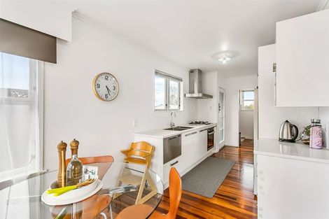 Photo of property in 29 Woodside Road, Massey, Auckland, 0614