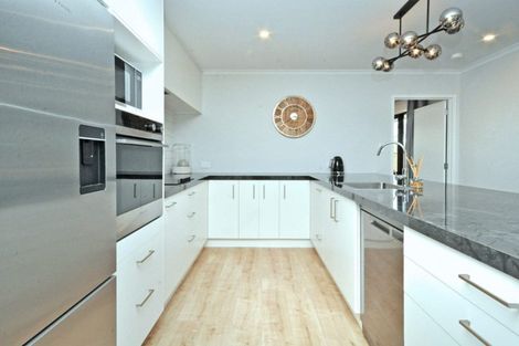 Photo of property in 11 Riverboat Lane, Helensville, 0800