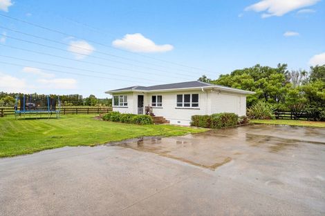 Photo of property in 61 Boord Crescent, Kumeu, 0891