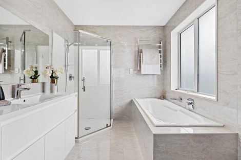 Photo of property in 8 Harrington Road, Henderson, Auckland, 0610