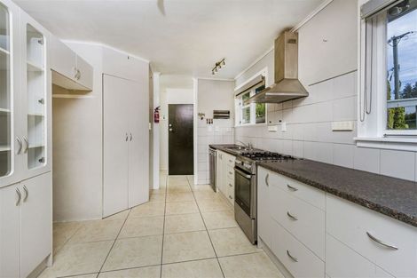 Photo of property in 70 Chivalry Road, Glenfield, Auckland, 0629