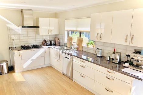 Photo of property in 15a Shastri Terrace, Khandallah, Wellington, 6035