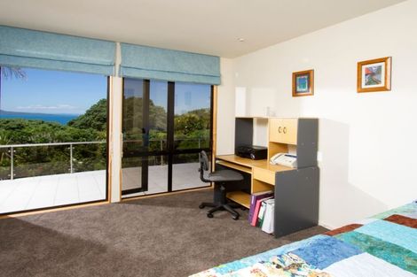 Photo of property in 33 Beulah Avenue, Rothesay Bay, Auckland, 0630