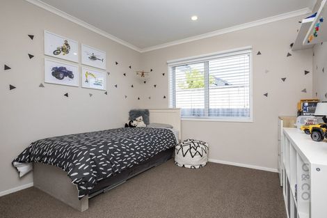 Photo of property in 14 Pohutukawa Parade, Riverhead, 0820