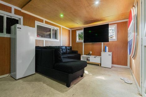 Photo of property in 4 Sequoia Place, Maoribank, Upper Hutt, 5018