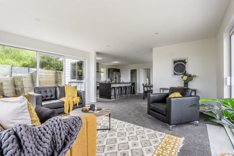 Photo of property in 103 Kakariki Grove, Waikanae, 5036