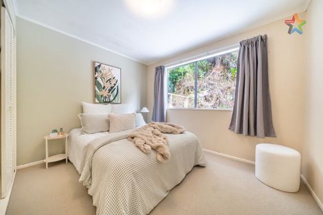 Photo of property in 102 Pinehaven Road, Pinehaven, Upper Hutt, 5019