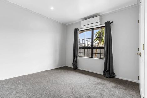 Photo of property in 27 Lothian Brae, Wattle Downs, Auckland, 2103