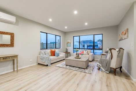 Photo of property in 13 Konoba Avenue, Kumeu, 0810