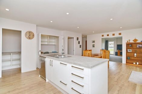 Photo of property in 10 Old Farm Place, Rangiora, 7400