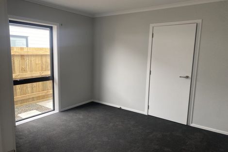 Photo of property in 14 Koru Loop, Paraparaumu, 5032