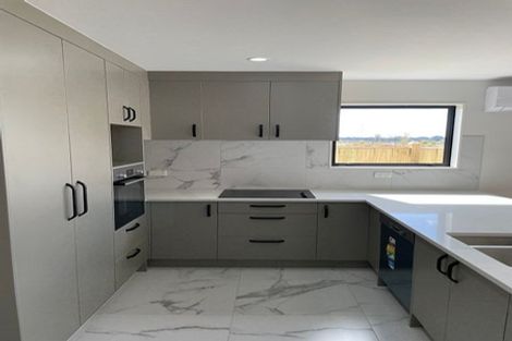 Photo of property in 14 Noia Way, Karaka, Papakura, 2113