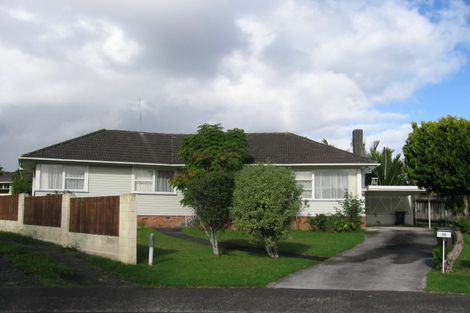 Photo of property in 28 Mackenzie Street, Te Atatu South, Auckland, 0610