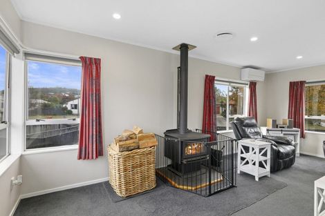 Photo of property in 17 Memphis Grove, Totara Park, Upper Hutt, 5018