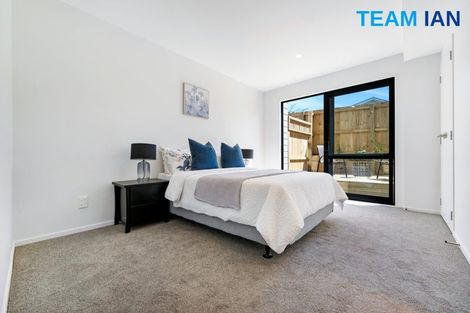 Photo of property in 11 Kayle Glen, West Harbour, Auckland, 0618