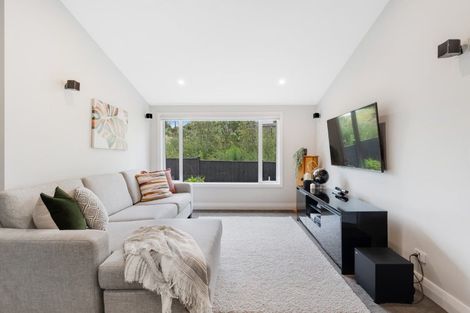 Photo of property in 62 Armstrong Farm Drive, East Tamaki Heights, Auckland, 2016