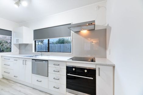 Photo of property in 2/23 Septimus Place, Henderson, Auckland, 0612