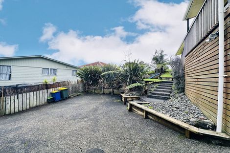 Photo of property in 6 Nielsen Place, Massey, Auckland, 0614