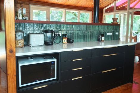 Photo of property in 26 Sylvan Valley Avenue, Titirangi, Auckland, 0604