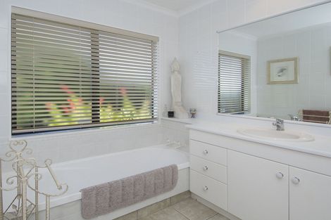 Photo of property in 1 Kochia Avenue, Pyes Pa, Tauranga, 3112