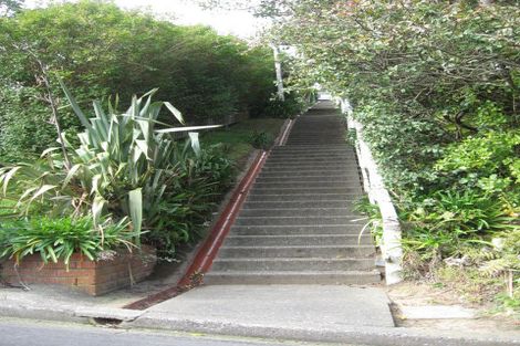 Photo of property in 18 Bourbon Terrace, Karori, Wellington, 6012